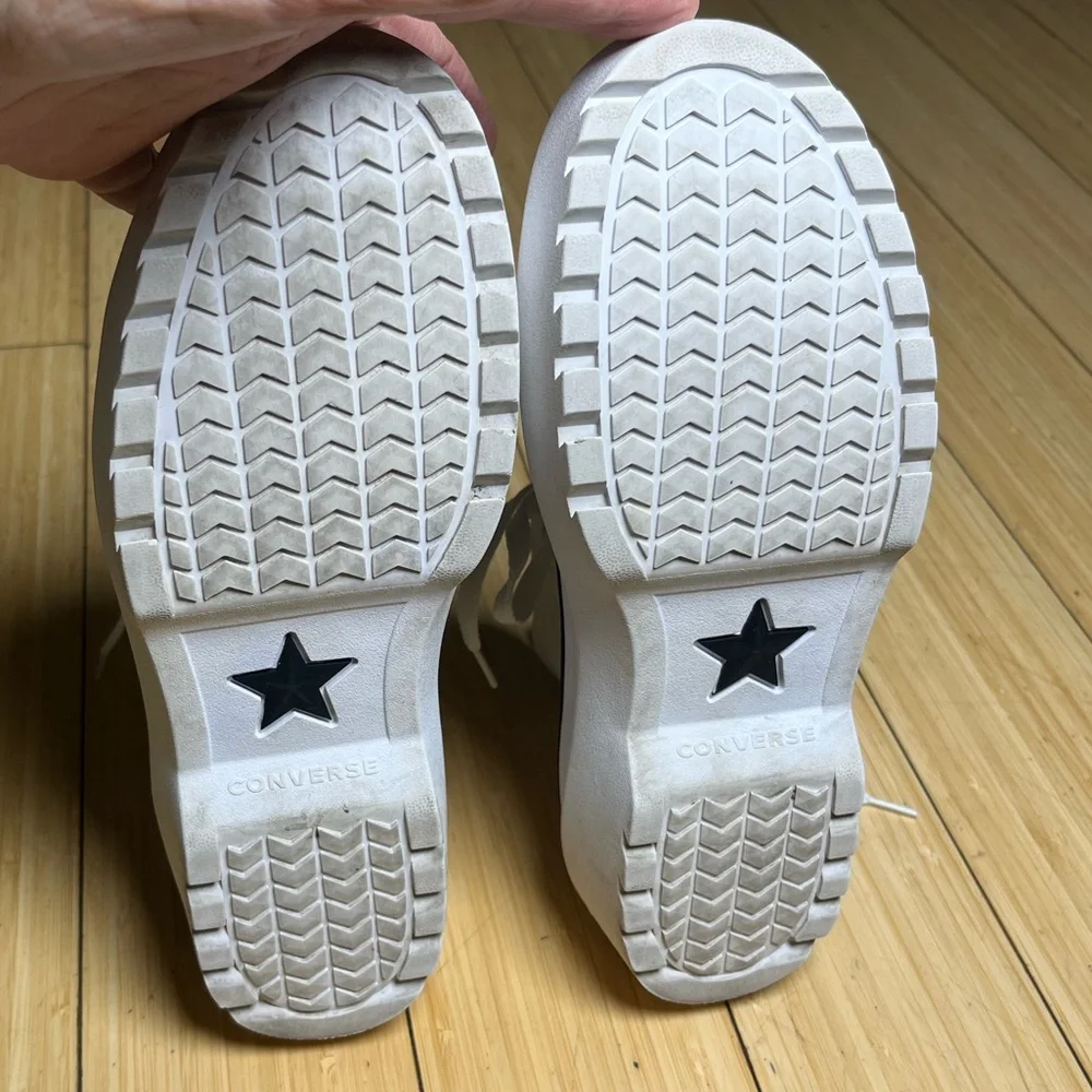 Converse Chuck Taylor® All Star® Lugged Lift Platform Canvas (Big Kid) Size 5 - Picture 7 of 9